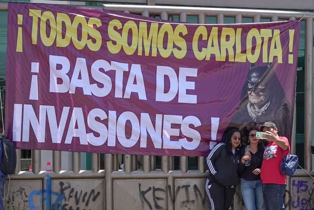 La nueva ola de despojos en la capital alienta el Movimiento Doña Carlota, inspirado en la abuela vengadora de Chalco