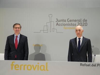 Rafael del pino e Ignacio Madrigejoen la junta de accionistas de Ferrovial 2021.