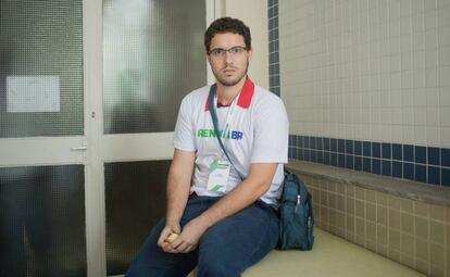 Cassio Caparelli, 33 anos, de Ribeirão Preto, explica que suas duas bandeiras são criatividade e não fazer novos gastos. Ele propõe, por exemplo, criar bibliotecas nos pontos de ônibus.