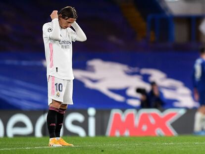 Luka Modric se lamenta tras encajar el segundo gol del Chelsea en la vuelta de semifinales de la Champions League.