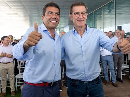 Feijóo clausura un acto sectorial sobre sanidad donde interviene también Carlos Mazón.