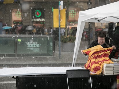 Lluvia con granizo durante la diada de Sant Jordi.