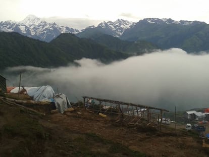 En torno a 6.000 personas se hacinan en este Campo de Laparck (Nepal).