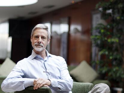 Biólogo molecular, Parsons fue reclutado por el Pentágono.