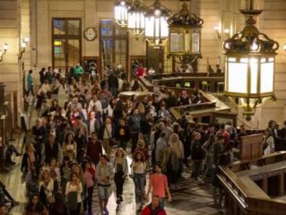 P&uacute;blico asistente a La Noche de los Museos en el Centro Cultural Kirchner.