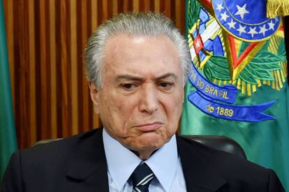 Michel Temer faz careta durante a reuni&atilde;o com ministros na quinta-feira.