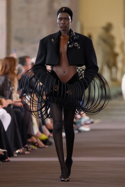 Schiaparelli_HCFW2324_Look11