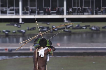 Índio protesta em Brasília, nesta terça-feira.