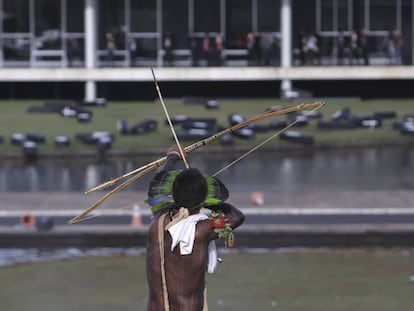 Índio protesta em Brasília, nesta terça-feira.