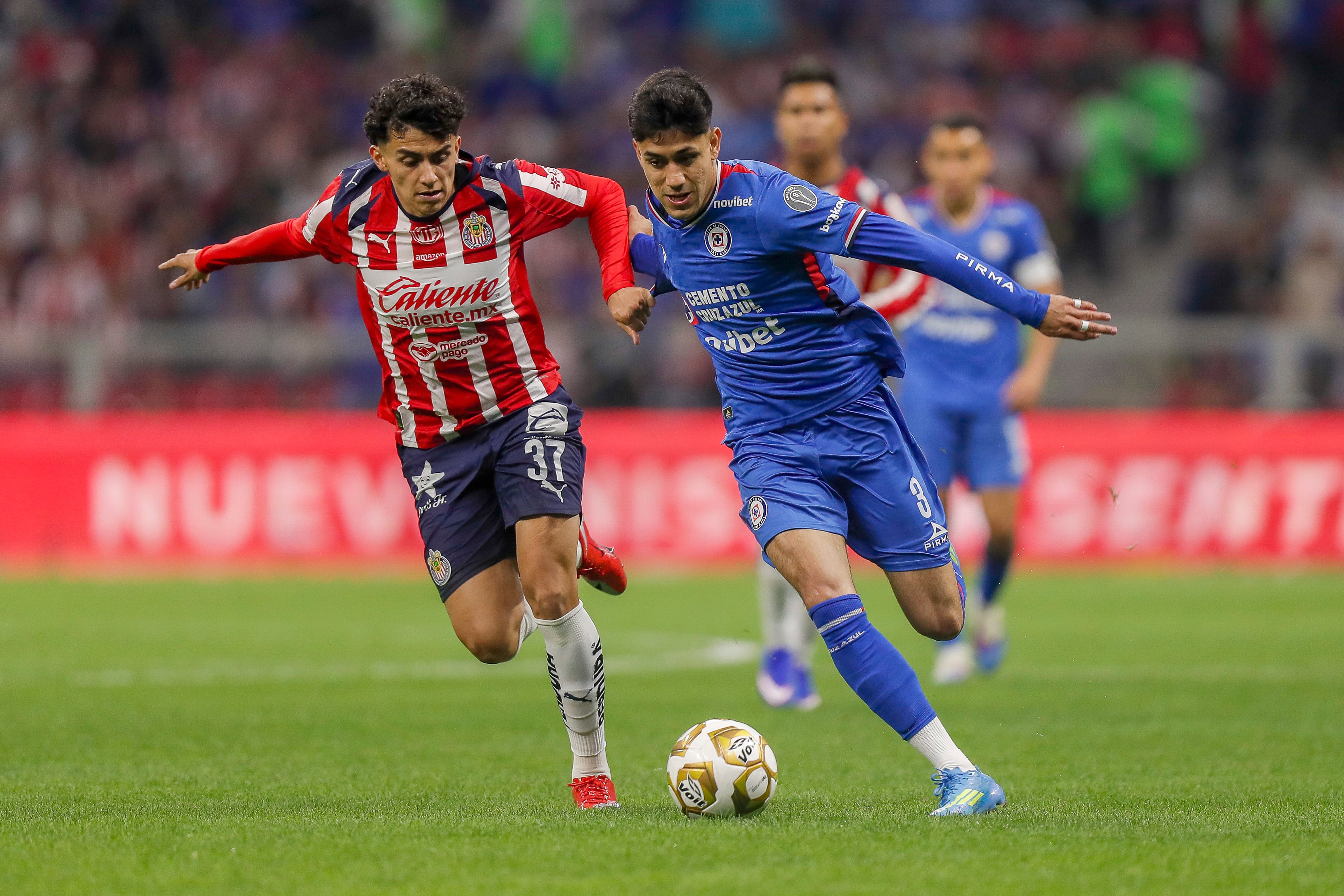 Las Chivas se le escapan al Cruz Azul en las semifinales de la Liga MX