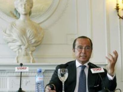 El presidente de IAG e Iberia, Antonio V&aacute;zquez, durante su intervenci&oacute;n de hoy en Santander. 