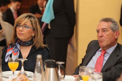 Cristina Teniente, vicepresidenta de la Junta de Extremadura, y Antonio Fernández, consejero de Economía de la Junta de Extremadura