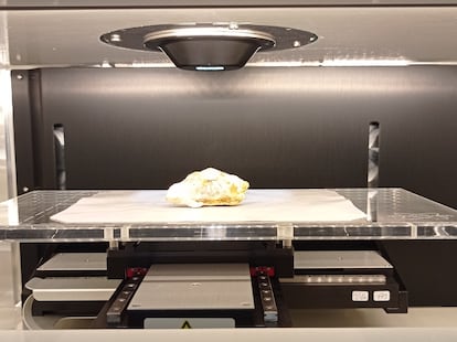 The ermeloite sample examined by X-ray fluorescence spectrometry.