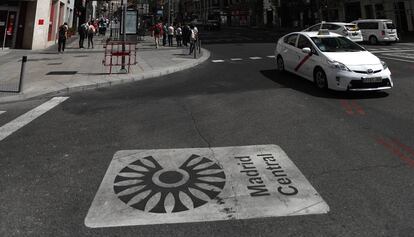 Taxis atravesando Madrid Central.