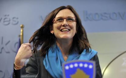 La comisaria europea de Interior, Cecilia Malmstrom, durante una rueda de prensa en Pristina (Kosovo) el 19 de enero.