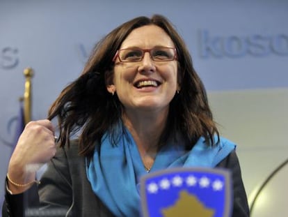 La comisaria europea de Interior, Cecilia Malmstrom, durante una rueda de prensa en Pristina (Kosovo) el 19 de enero.
