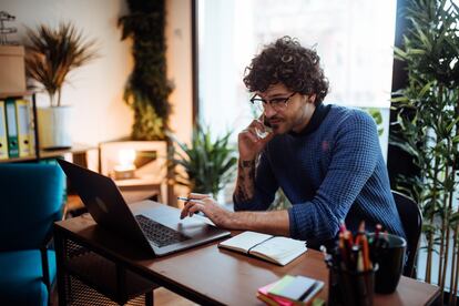 Ya se han activado dos programas para canalizar los fondos europeos: la adquisición de vehículos más ecológicos, con convocatoria ya abierta; y la digitalización de autónomos y pymes, que aún no tiene fecha de inicio.