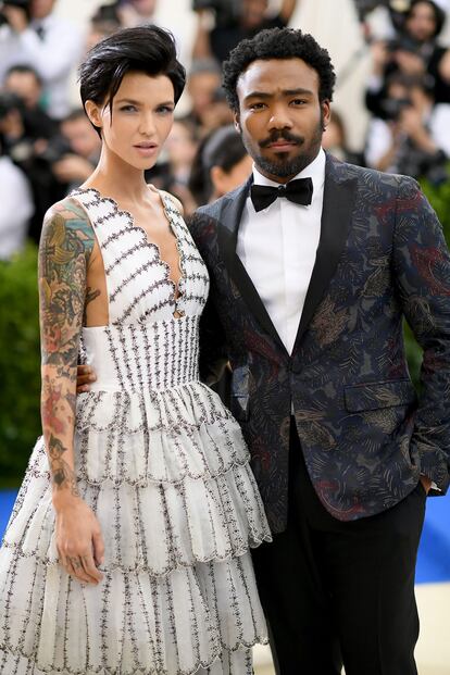 Ruby Rose y Donald Glover.