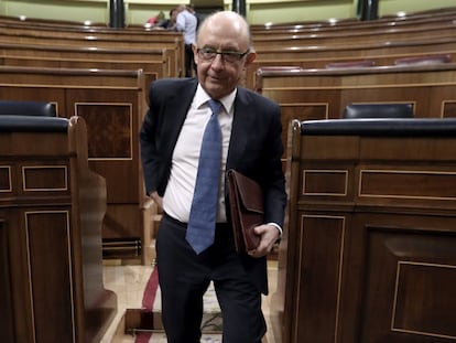 DVD 804 (03-05-17) Congreso de los Diputados. Debate de totalidad del Proyecto de Ley de Presupuestos Generales del Estado para el año 2017. El ministro de Hacienda, Cristóbal Montoro (Cristobal Montoro), lo defiende en el hemiciclo. Foto: Uly Martín (Uly Martin).