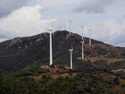 Parque eólico en Collet dels Feixos, Tarragona, el año 2020.