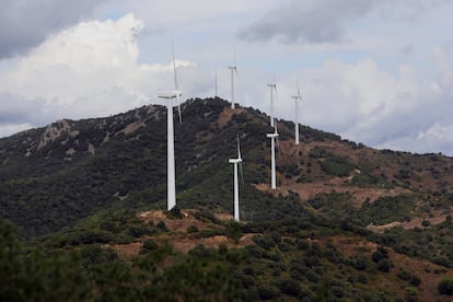 Parque eólico en Collet dels Feixos, Tarragona, el año 2020.