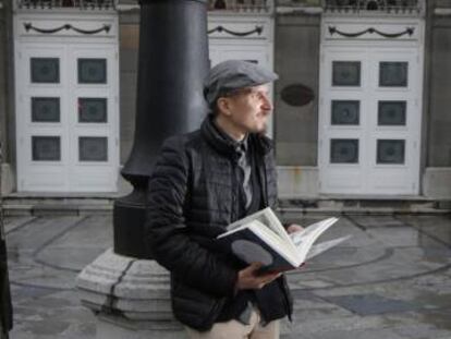 El historietista Alfonso Sazpico, en Oviedo.