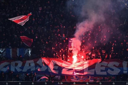 La afición del PSG en el Parque de los Príncipes.