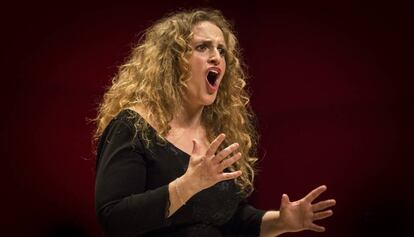 La soprano Raquel Andueza durante su concierto en Torroella.