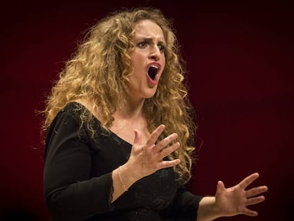 La soprano Raquel Andueza durante su concierto en Torroella.