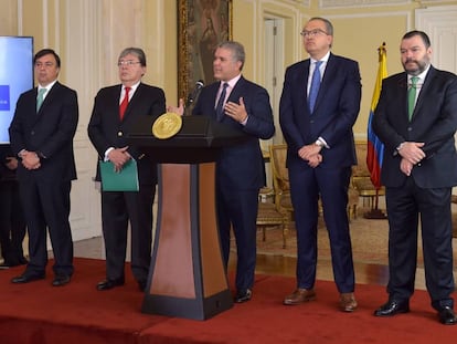 El presidente Iván Duque (centro) en la Casa de Nariño.