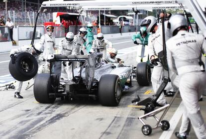 Lewis Hamilton, en un pit-stop del Gp de Italia.