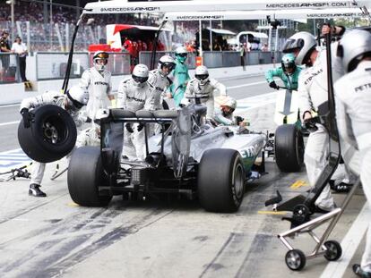 Lewis Hamilton, en un pit-stop del Gp de Italia.