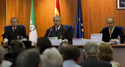 El magistrado presidente del 'caso Malaya', José Godino, en la sala de la Audiencia Provincial de Málaga durante la lectura de la sentencia del 'caso Malaya'.