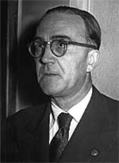 Luis Felipe Vivanco, colaborador de la revista &#39;Escorial&#39;, en 1958.