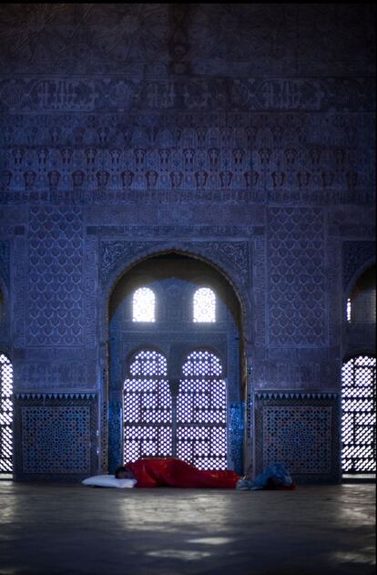 Otra de la serie 'Dónde dormir' se hizo en la Alhambra. Además, el artista también se ha quedado en el Ifema, sede de la Feria Internacional de Arte Contemporáneo (Arco).
