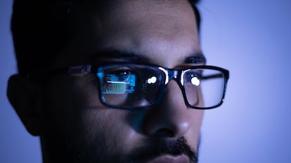 Un ingeniero de software de Checkpoint trabajando en la sede de Israel.