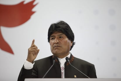 El presidente de Bolivia, Evo Morales, habla durante una conferencia de prensa, en la VII Cumbre de jefes de Estado y de Gobierno de las Américas.