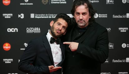 Isaki Lacuesta con uno de los protagonistas de Entre dos aguas, Israel Gómez, la película triunfadora de los Gaudí 2019.
  
 