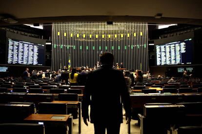 Vista da Câmara dos Deputados durante uma sessão.