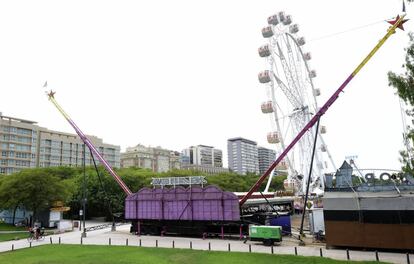 Atracciones de la Feria de Julio de Valencia, en el jardín del cauce del Turia.