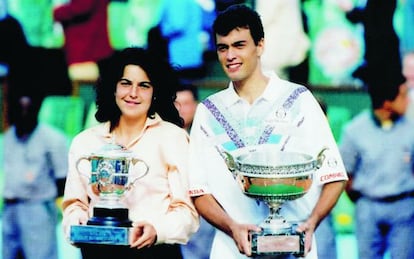 Arantxa Sánchez Vicario y Sergi Bruguera, con los títulos de 1994.