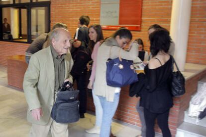 El pintor Antonio López, ayer en la Universidad Carlos III de Getafe (Madrid).