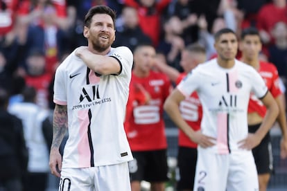 Messi gesticula durante la derrota del PSG en Rennes.