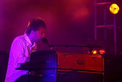 Thom Yorke, líder de Radiohead, durante la actuación del grupo en el Festival de Benicàssim.