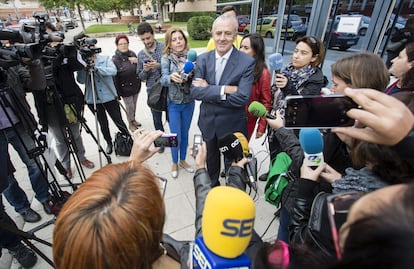 El fiscal Jefe de la Audiencia Provincial de Castellón, Jose Luis Cuesta, durante una comparecencia a los medios en 2015.