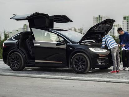 Problemas en Tesla: algunos de sus coches tienen fallos al utilizar los airbags