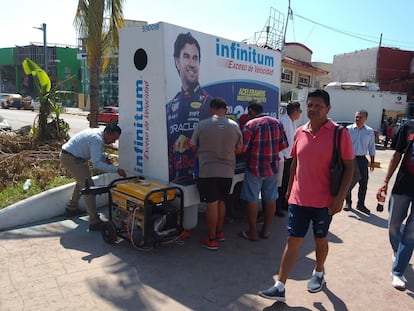 Un centro de carga gratuito instalado por Telmex en Acapulco