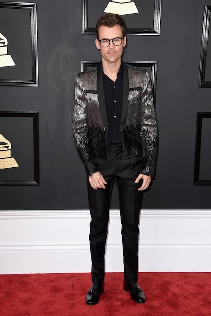 Brad Gorescki, con chaqueta de  Julien MacDonald