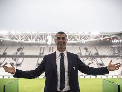 Cristiano Ronaldo posa en el Juventus Stadium. 