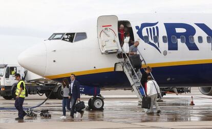 Llegada del primer vuelo de Ryanair al aeropuerto de Castell&oacute;n.